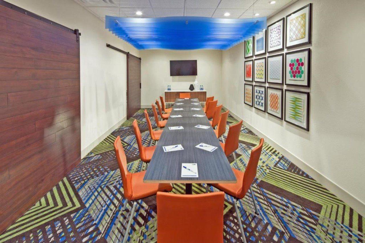 Whitestown Holiday Inn Express & Suites - Indianapolis Nw - Zionsville, An Ihg Hotel מראה חיצוני תמונה