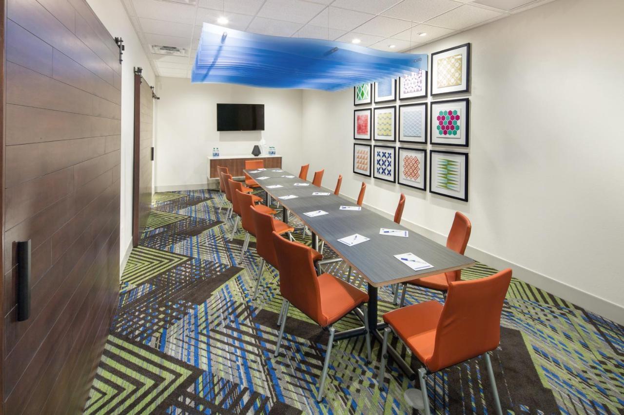 Whitestown Holiday Inn Express & Suites - Indianapolis Nw - Zionsville, An Ihg Hotel מראה חיצוני תמונה